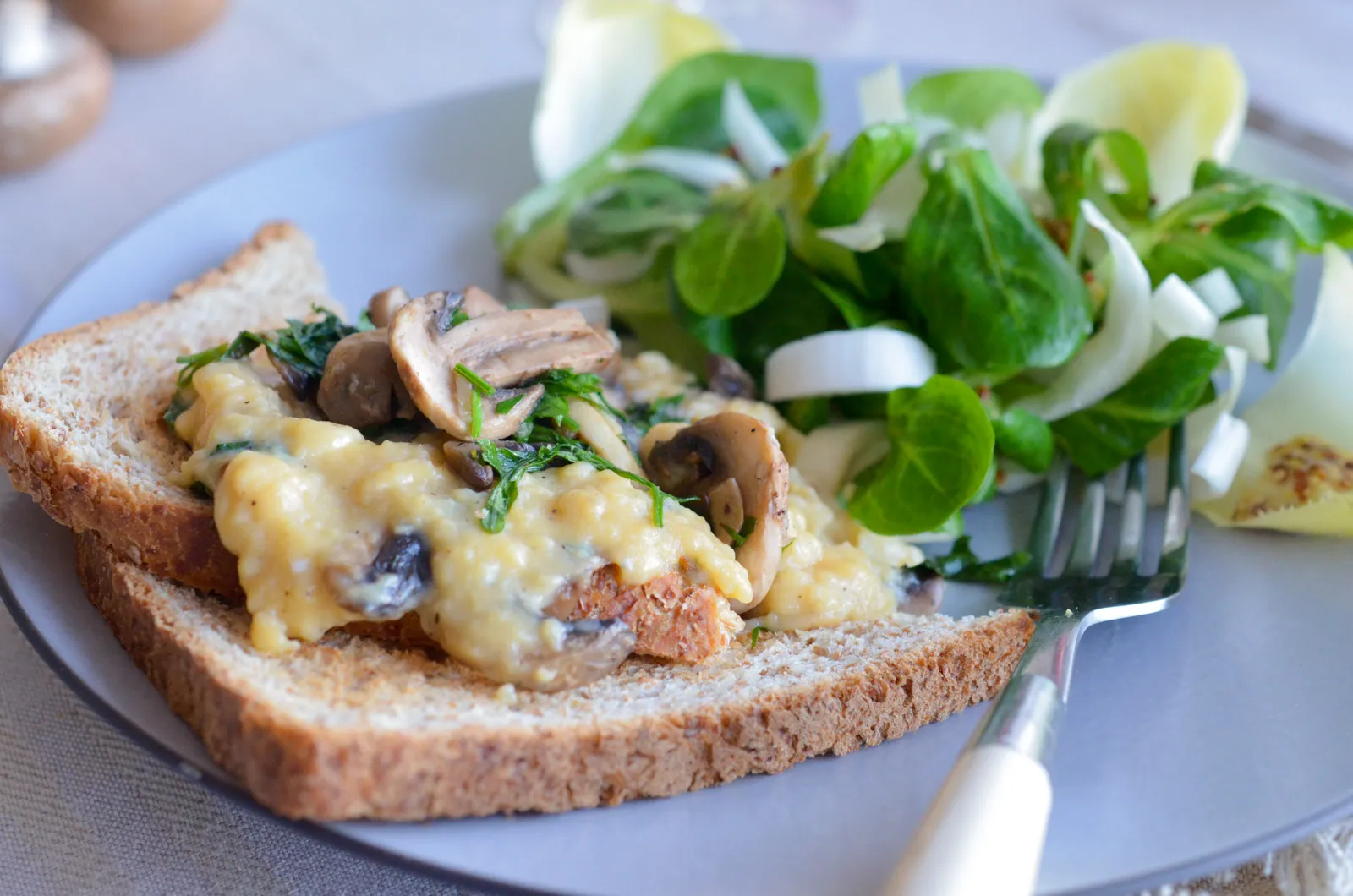 Crostinis Oeufs Brouilles Champignons 4 Sur 8