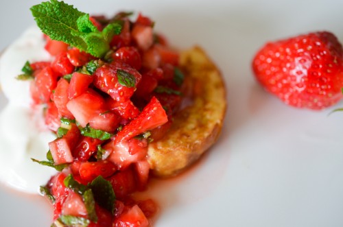 Brioche perdue aux fraises et miel de verveine