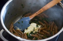 One_Pot_Pasta_epinard_mascarpone_parmesan_pignons (4 sur 10)