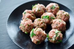 Boulettes_sauce_yaourt_menthe_semoule_curry (5 sur 11)