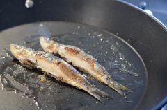 Sardines grillées et ses pommes de terre à l'ail - Les Pépites de Noisette