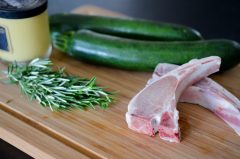 Cotelettes_agneau_miel_romarin_moutarde_courgettes (1 sur 6)