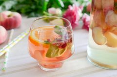 Sangria_blanche_peches_plates (2 sur 10)