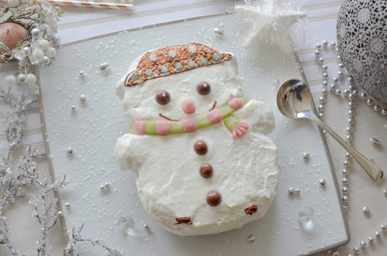 Gateau Bonhomme De Neige A La Clementine De Corse Les Pepites De Noisette