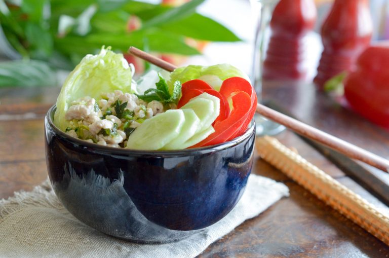 Larb Kai Salade de poulet Thaï Les Pépites de Noisette