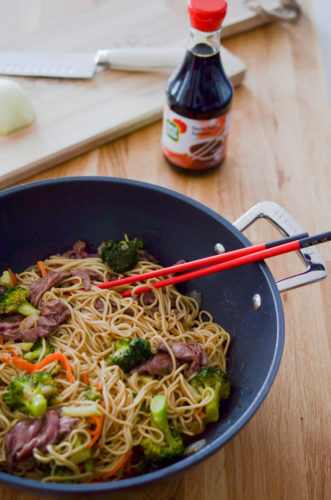 Nouilles sautées au boeuf et au brocoli