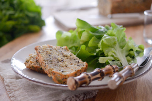 Cake aux graines et au comté