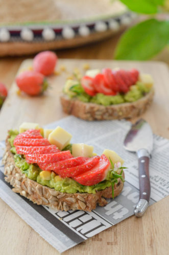 Tartines avocat fraises Gariguette