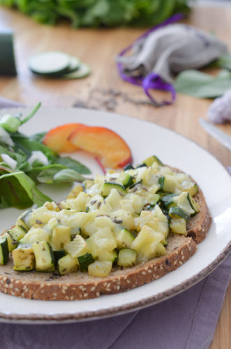 Tartines de courgettes à la lavande