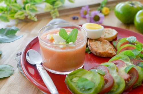 Gaspacho à la tomate et son assiette à la tomate