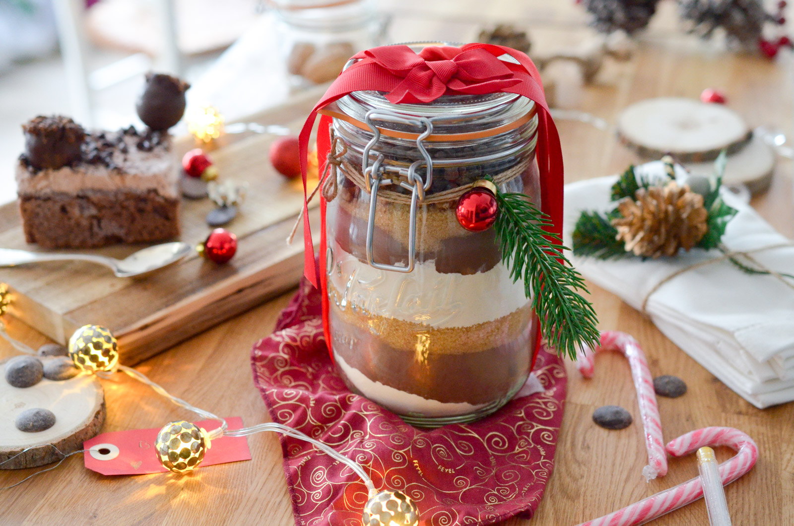 Recette de Noël : Cadeau gourmand : brownie en bocal {DIY}  Recettes  faciles, recettes rapides, recettes végétariennes !