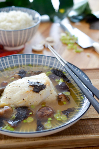 Dos de cabillaud au bouillon miso et shiitake