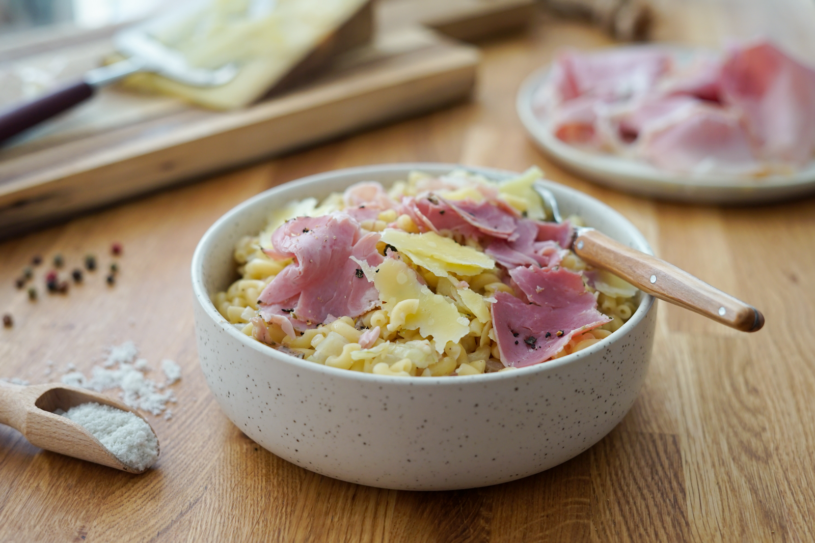 Coquillettes au jambon et au comté rapide : découvrez les recettes de  cuisine de Femme Actuelle Le MAG